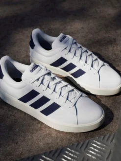 ADIDASgrand court 3.0