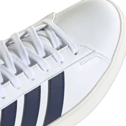 ADIDASgrand court 3.0