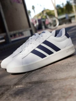 ADIDASgrand court 3.0