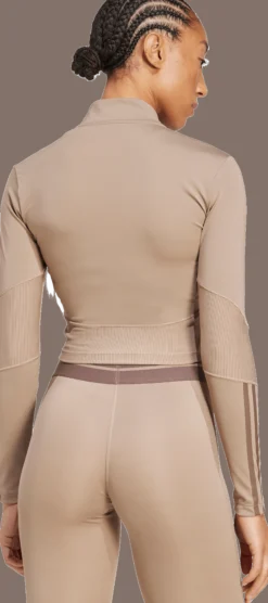 ADIDAShyg rib track j