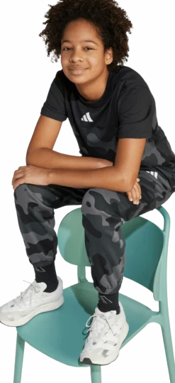ADIDASj camo t-shirt