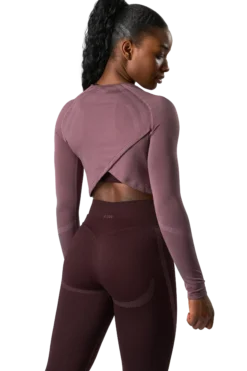 ICANIWILLimpact seamless ls crop top