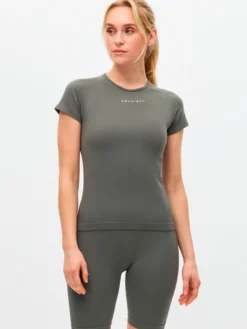 RÖHNISCHseamless tee